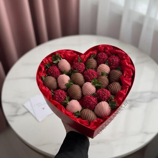 Клубничка в самое сердце