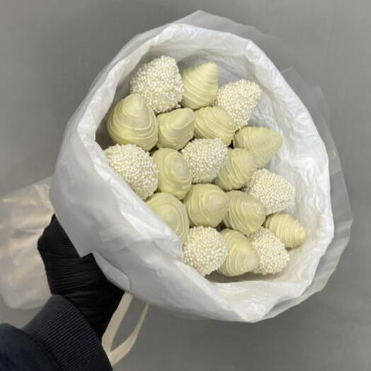 Букет из клубники в шоколаде белый