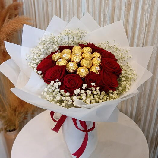 Red Rose   Ferrero Rocher Bouquet – 12 Roses   15 Chocolates
