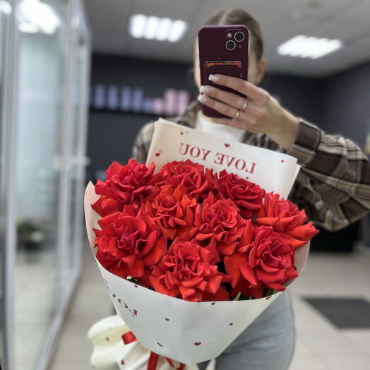 Букет с красными французскими розами
