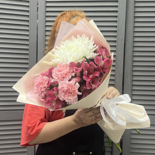 Милый букетик с одноголовой хризантемой 💝
