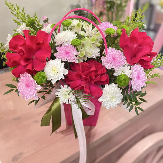 Корзина комплимент из французских роз