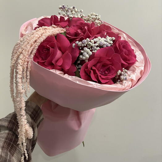 Букет из французской розы и амаранта