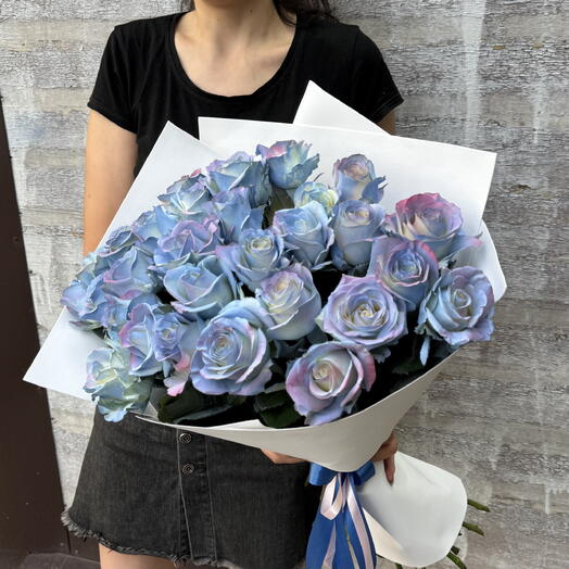 Букет из 31 небесной розы