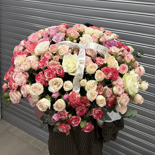 Букет в корзине из кустовых роз 🩷💜💚🧡💛