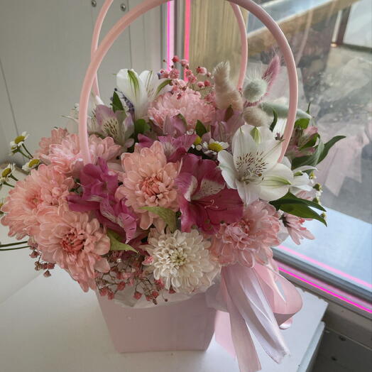 Композиция с цветами 💐