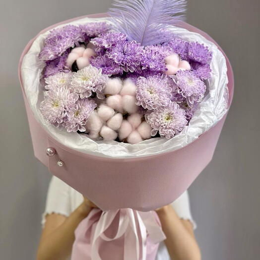 💜Круглый сиреневый букет из стойких хризантем и пера💜