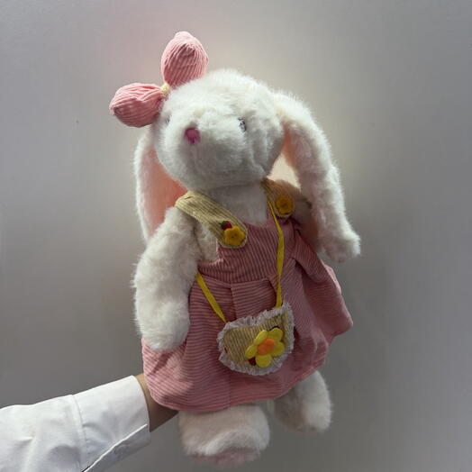 Зайка в розовом платье