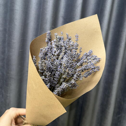 Аккуратный букет из лаванды в крафте💜