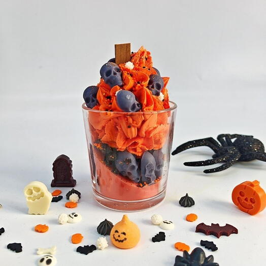 Десертная свеча в стакане с черепами на Хеллоуин Halloween