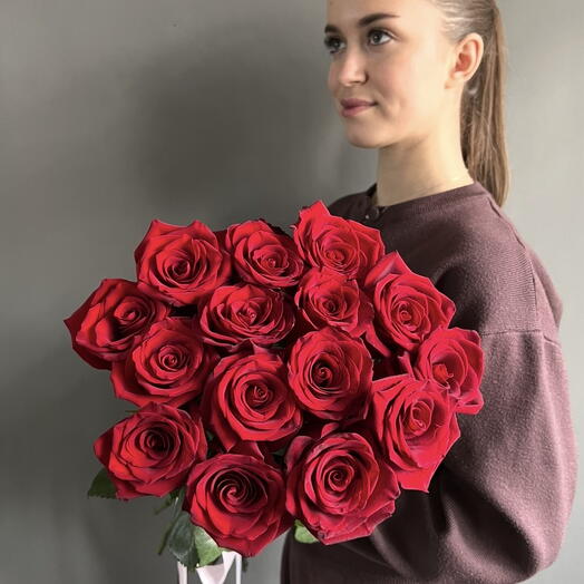 Букет из 15 красных роз