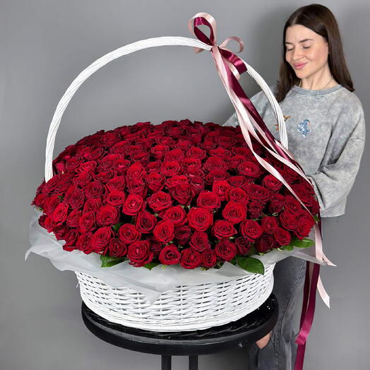 Композиция в корзине из 201 красной розы Premium