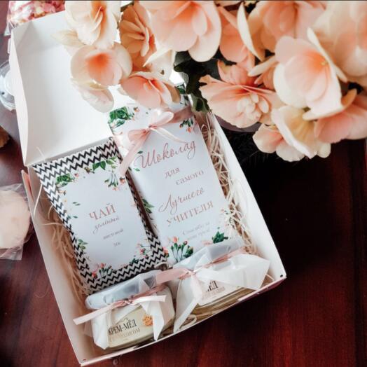 Teacher's Day gift set for a teacher
