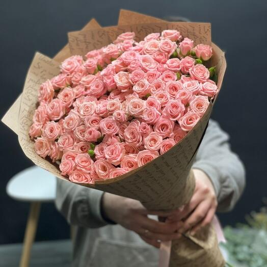 Букет из 29 кустовых розы