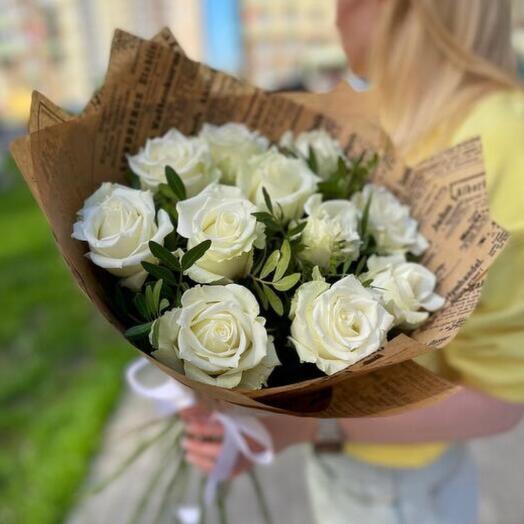 Bouquet of white roses