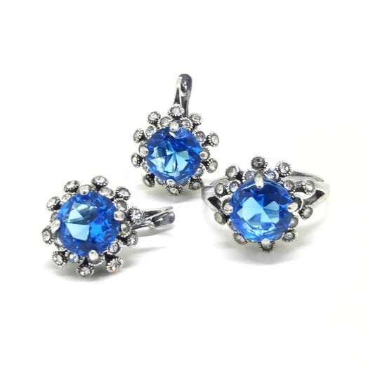 Set of jewelry blue topaz