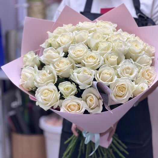 White roses 35pcs