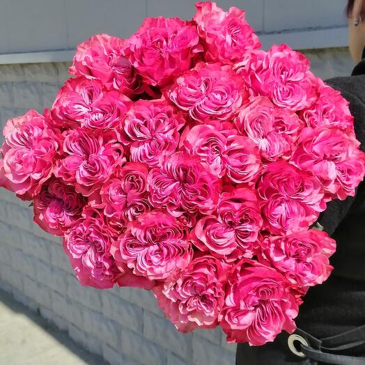 25 пионовидных роз Кантри