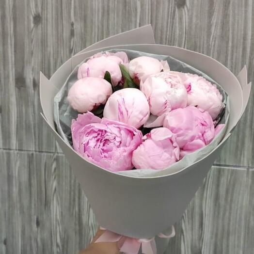 Bouquet of 9 pink peonies