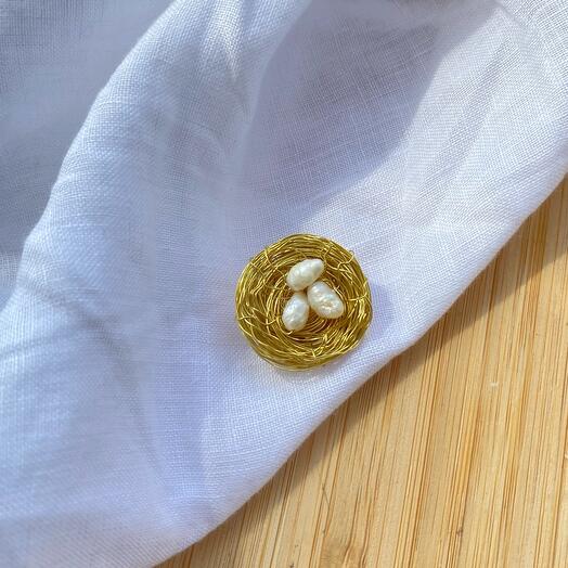 Брошь гнездо