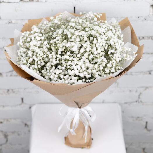 Bouquet of 7 white gypsophila in craft