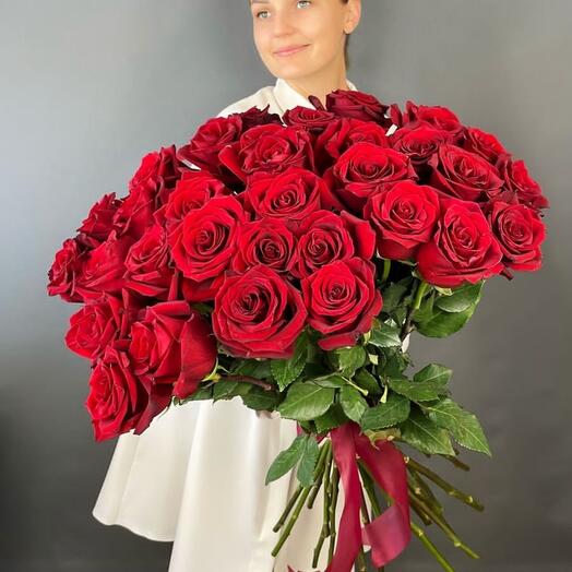 31 алая роза