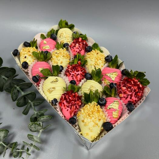 Chocolate-covered strawberries "Sun" 12-15 pieces
