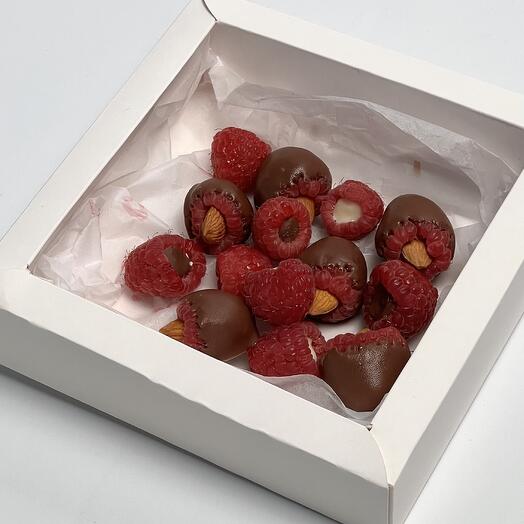 Ягоды в шоколаде "Малина"