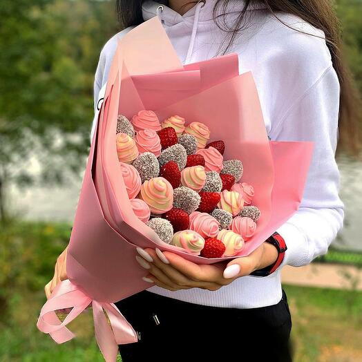 Клубника в шоколаде букет Lover