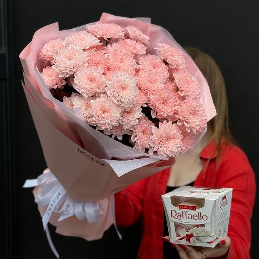 Комбо из 7 коралловых хризантем и рафаэло