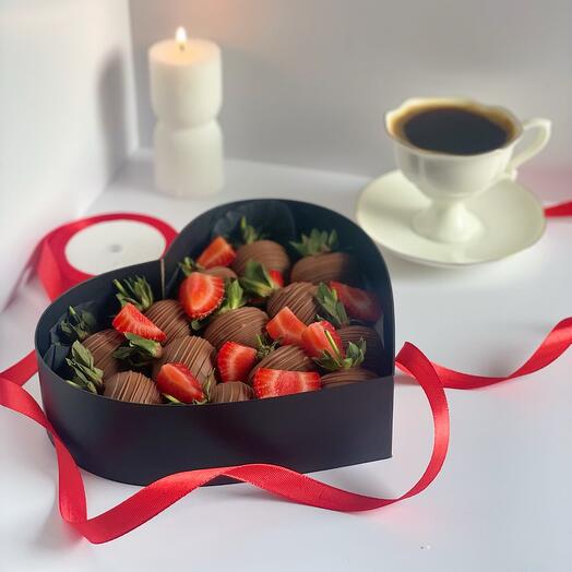 Клубника в шоколаде сердце