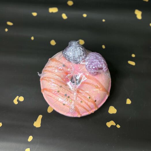 Bath bomb doughnut purple with raspberries