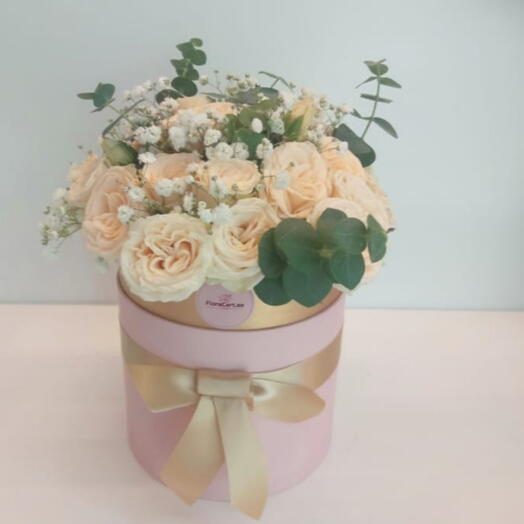 Peach spray roses box