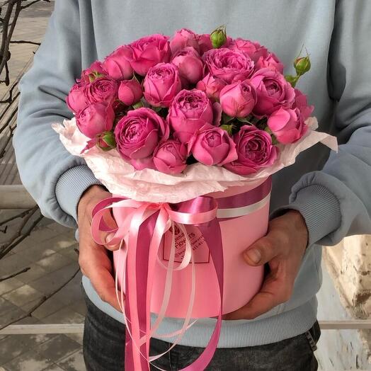 Пионовидные розы в  коробке