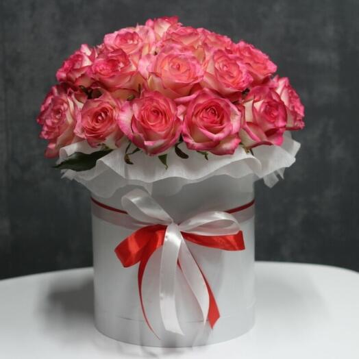 Цветы  в коробке из розы  Джумилия