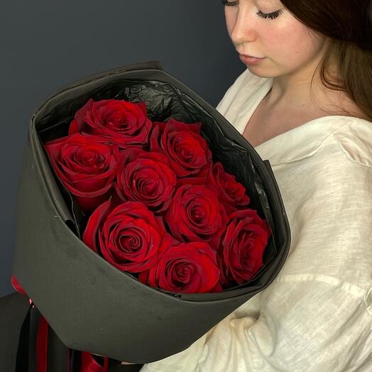 Bouquet of 9 large velvet roses