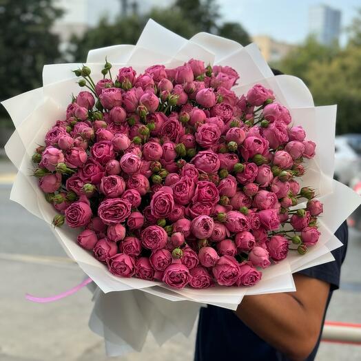 Букет из 51 пионовидной премиальной кустовой розы