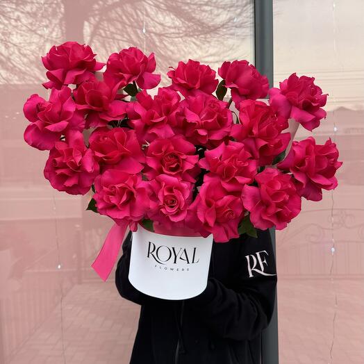 Фирменная композиция L из 19 роз