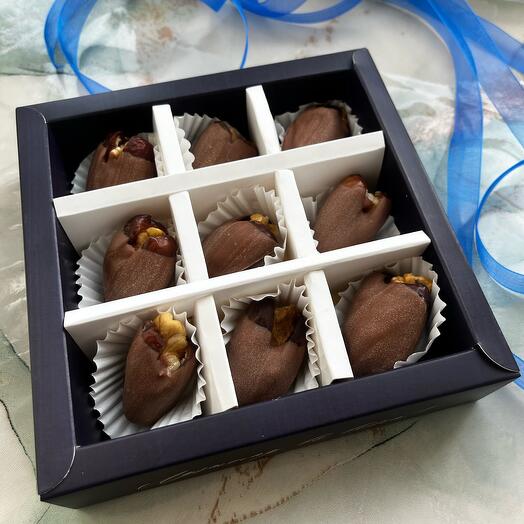 Fechas de nueces cubiertas de chocolate