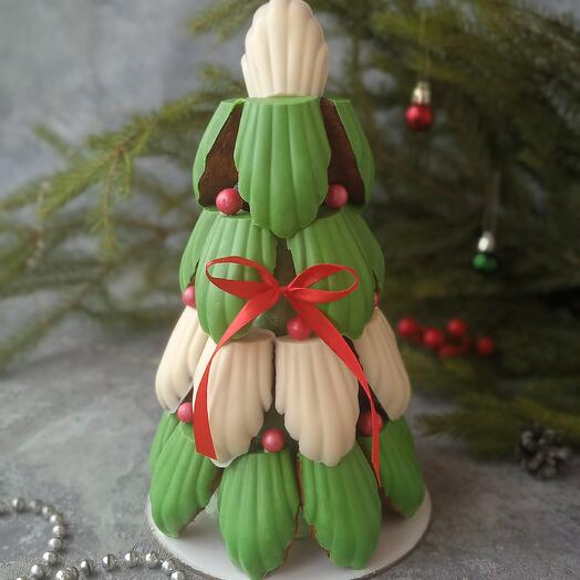 Елка из Мадлен новогодний подарок для коллег