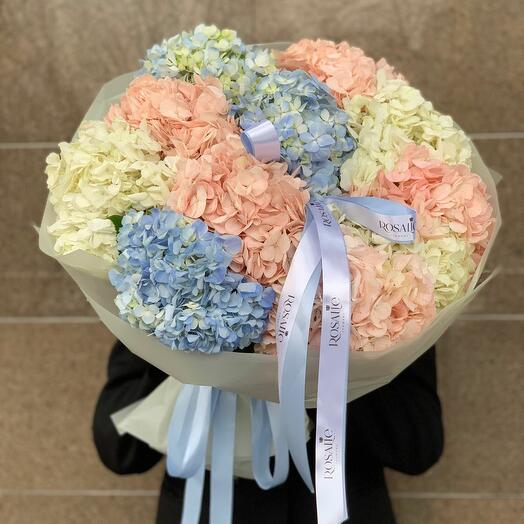 Букет из 11 гортензий