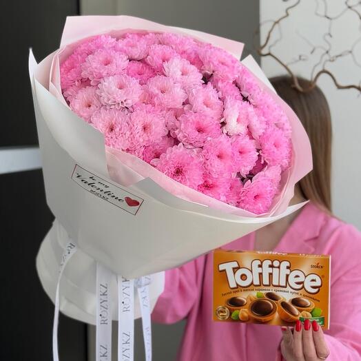 Комбо букет из 9 хризантем и Toffifee
