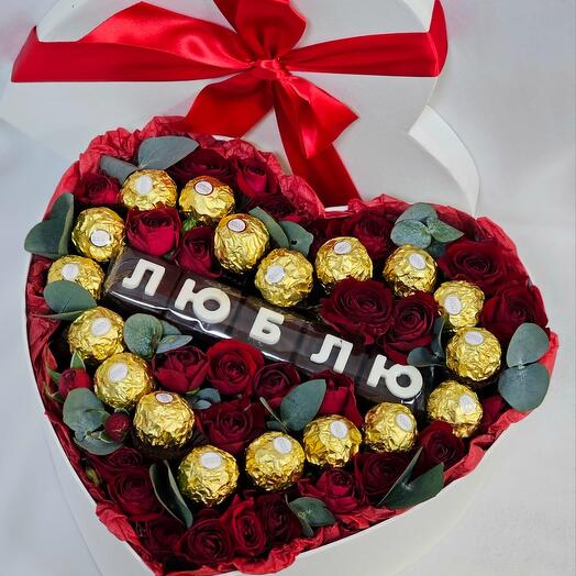 Цветы в коробке Ferrero