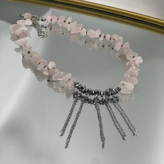 Украшение на шею чокер из розового кварца и гематита «Марианна»