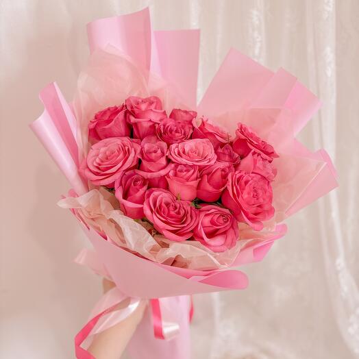 Букет из 15 малиновых роз in pink