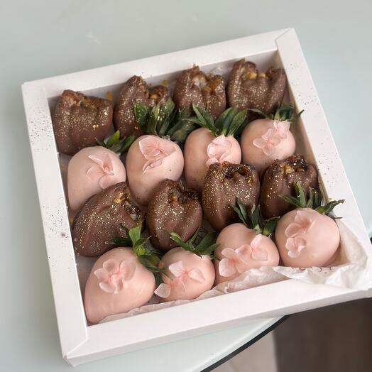 Клубника + Финики