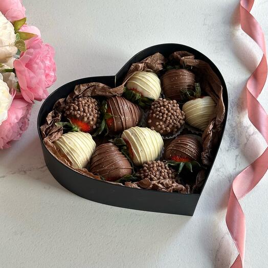 Клубничное черное сердце