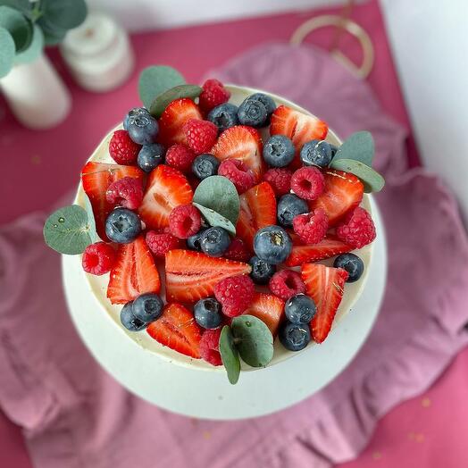 1,5 кг с ягодным декором