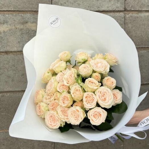 Монобукет из кустовых роз