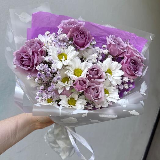 Принцесса сердца 💜 букет с кустовыми розами и кустовой хризантемой